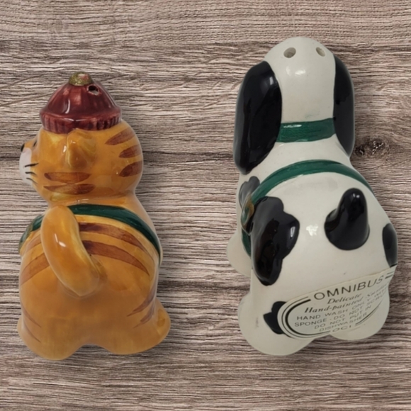 CAT AND DOG SALT AND PEPPER SHAKERS - Picture 2 of 5